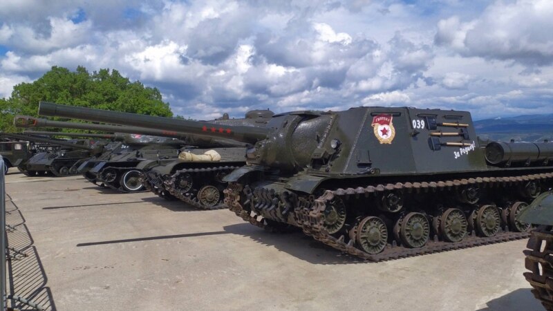 Из-за сильных морозов в Севастополе отменили ежедневный запуск танка Т-34 (+фото)