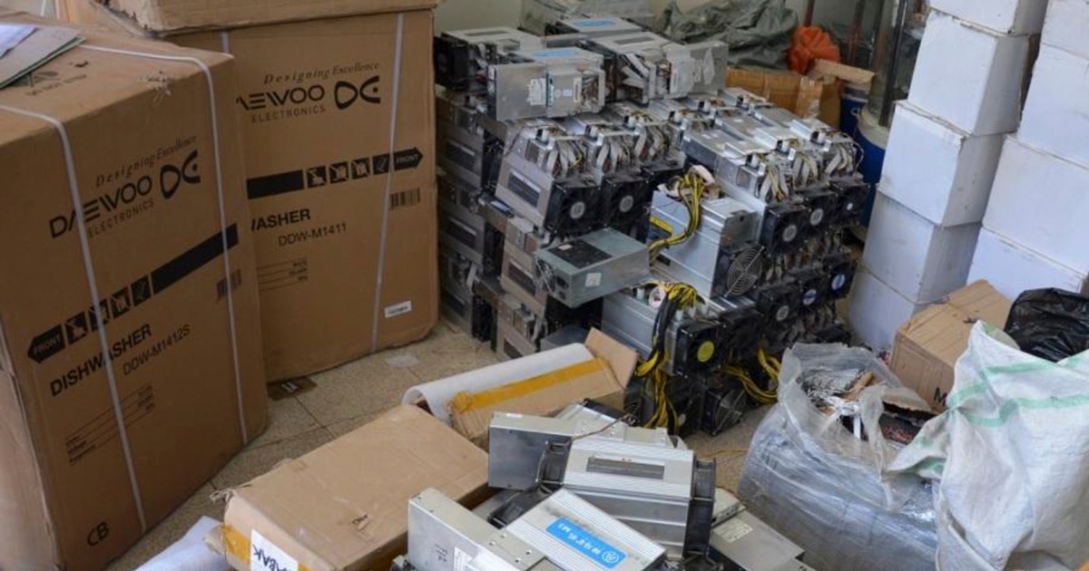 Official Says Nearly 10,000 Cryptocurrency Mining Devices Seized In Iran