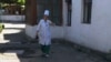На фоне сообщений о летальных случаях от COVID-19, в больницах Туркменистана усиливают защиту от инфицирования