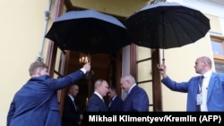 Владимир Путин и Александр Лукашенко в Петербурге, 18 июля 2019