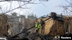 Urmările unui atac rusesc cu drone la Kiev, pe 30 septembrie 2026. Mulți legislatorii din SUA spun că pentru mulți ucraineni chiar nu e momentul întoarcerii acasă.