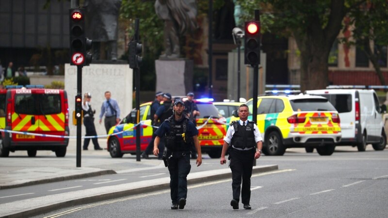 Dy persona janë plagosur pas një incidenti në Londër