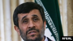 Iranian President Mahmud Ahmadinejad has suggested holding a referendum on his proposals.