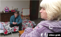 Мама Андрія приїхала до Бельгії відвідати сина