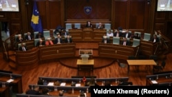 Deputetët e legjislaturës paraprake kishin tentuar që ta zgjidhnin presidentin në një seancë të mbajtur më 5 mars. 