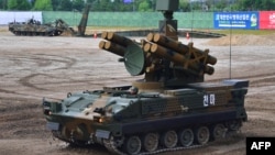 Южнокорейская военная техника на выставке Defense Expo Korea 2016.