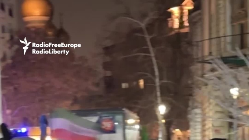 Iranians Abroad Continue To Condemn Tehran's Brutal Crackdown