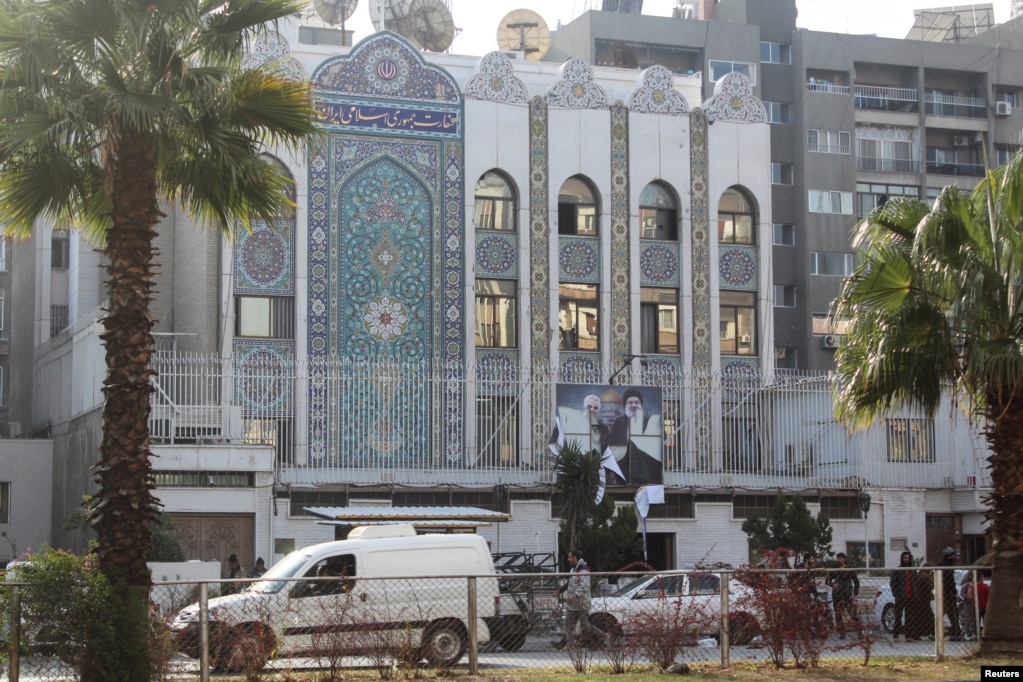 نمایی از سفارت ایران در دمشق که از سوی مخالفان غارت شد