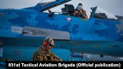 Український військовий літак Су-27 готується до вильоту, архівне фото