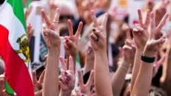 تجمع ایرانیان مقیم لس آنجلس در اعتراض به سرکوب معترضان در ایران