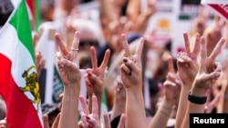 تجمع ایرانیهای مقیم لوس آنجلس در اعتراض به سرکوب معترضان در ایران(آرشیف)