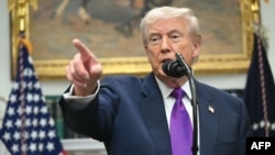  د امریکا ولسمشر په سپینه ماڼۍ کې د خبرې غونډې پرمهال- د فبروري ۱۲-۲۰۲۶