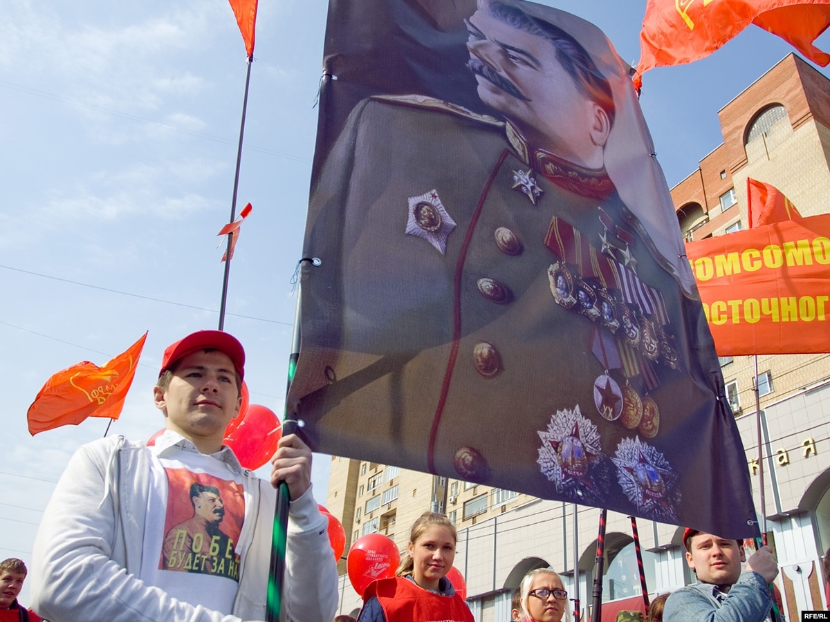 "<b>Это</b> скрытая реабилитация Сталина"