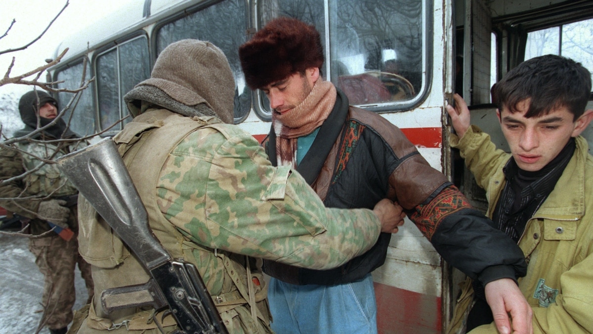 Архив насилия: правозащитница – о войнах в Чечне, депортации и Кадырове