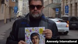 Российский рок-музыкант Борис Гребенщиков поддержал кампанию Amnesty International по освобождению узбекского политузника Мухаммада Бекжана.