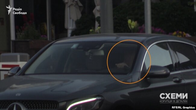 Із паркінгу офісного центру виїхав головний бізнес-партнер Коломойського Геннадій Боголюбов Із паркінгу офісного центру виїхав головний бізнес-партнер Коломойського Геннадій Боголюбов