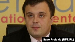 Zlatko Vujović (na fotografiji, fotoarhiv): Vidimo ignorisanje problema duplo upisanih birača u biračke spiskove susjednih zemalja, što predstavlja mnogo veći problem