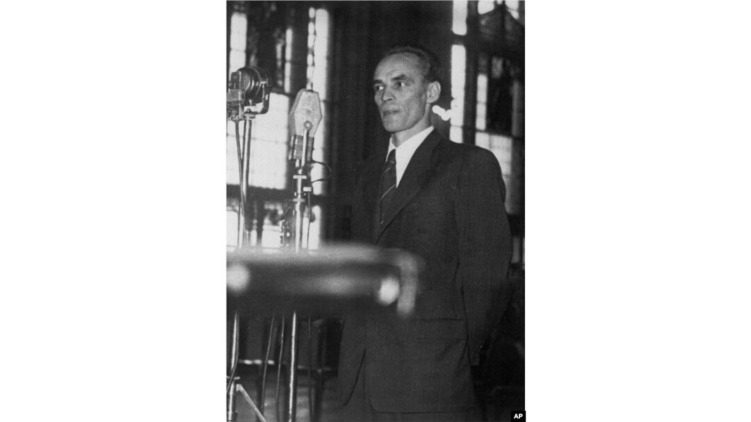 Laszlo Rajk, tatăl, în deschiderea procesului orchestrat de colegii lui comuniști în 1949