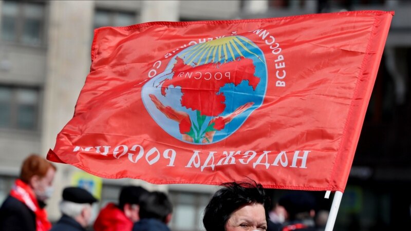 Rus kommunistleri Leniniň 150 ýyllygyny bellemek üçin çäklendirme düzgünlerini bozdy