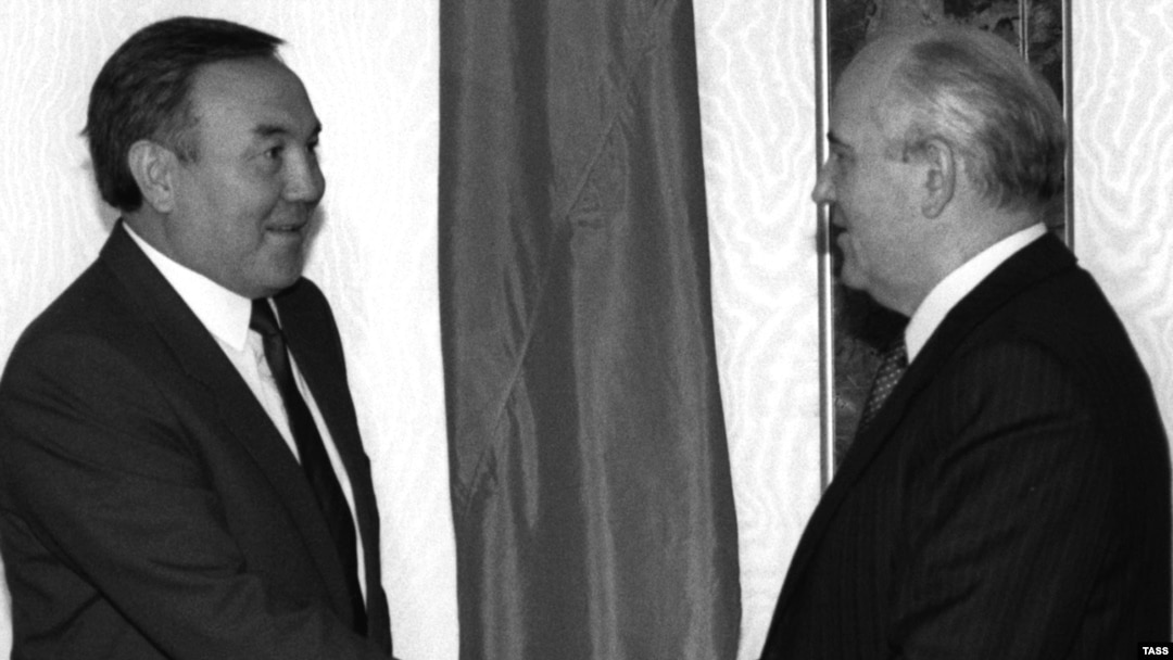 Аяқтарын жайып жатқан семіз әйелдердің порно фотолары Транни секс бейнелері