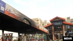 Qaz balonu dolduran adamların əlindəki siqaret partlayışa səbəb olub