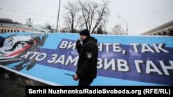 Чи не найактивніше в соцмережах обговорюють дії поліції. І законність цих дій