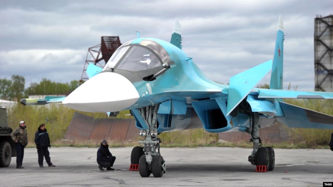 Фронтовой истребитель-бомбардировщик Су-34 