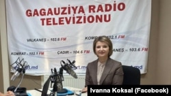 İvanna Köksal, la o emisiune din septembrie 2026, de la postul public de radio din Găgăuzia.
