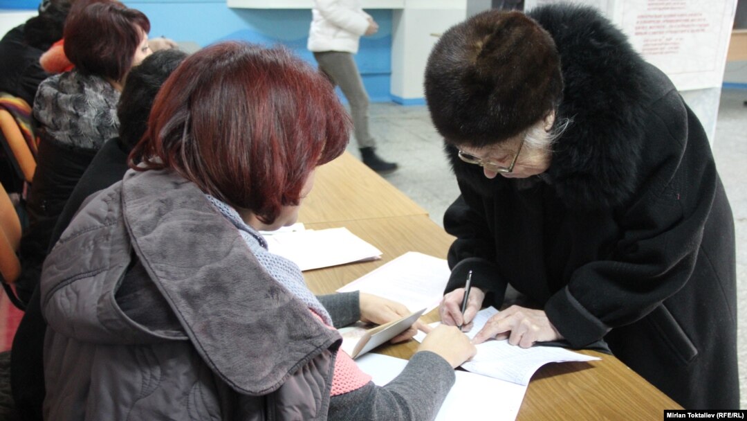 Бишкектеги бир дорбушканадан. 25-ноябрь, 2012.