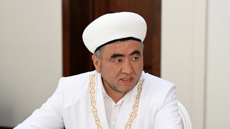 Муфтий Замир Ракиев никаб Кыргызстанда парз эмес, ар кимдин укугу экенин айтты