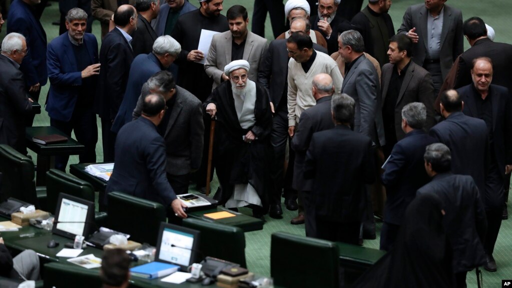 احمد جنتی، دبیر شورای نگهبان، در یکی از جلسات مجلس شورای اسلامی