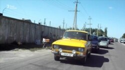 Штучні черги на кордон у Міловому на Луганщині