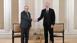Armenian Prime Minister Nikol Pashinian (left) and Azerbaijani President Ilham Aliyev meet in Abu Dhabi earlier this month to discuss a potential peace deal between the two countries. 