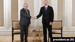 Средба меѓу претседателот на Азарбејџан Илхам Алиев и ерменскиот премиер Никол Пашинјан, Абу Даби, 10 јули 2025 година