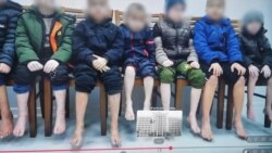 Намое аз филми "Нидои кӯдакони хомӯш", ки пулиси Душанбе нашр кард.