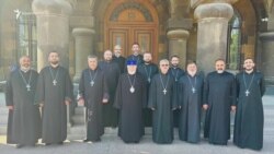 Մայր Աթոռից պնդում են՝ «բացեիբաց ճնշումներ են», վարչապետը վստահեցնում է՝ «Եկեղեցու վրա հարձակում չկա»