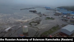 Un tsunami a lovit regiunea rusă Kamceatka după un cutremur de 8,8 magnitudine