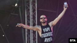 Папи Ханс по време на свое изпълнение на Burgas Breeze Fest, 22 юли 2023 г.