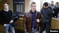 Raman Pratasevich prilikom dolaska na sudsko saslušanje u Minsku u aprilu 2017. godine.