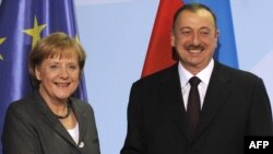 Канцлер Німеччини Анґела Меркель і президент Азербайджану Ільгам Алієв, лютий 2010 року