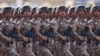 Военнослужащие Воздушно-космических сил (ВКС) НОАК во время военного парада по случаю 80-й годовщины окончания Второй мировой войны в Пекине. 3 сентября 2025 года