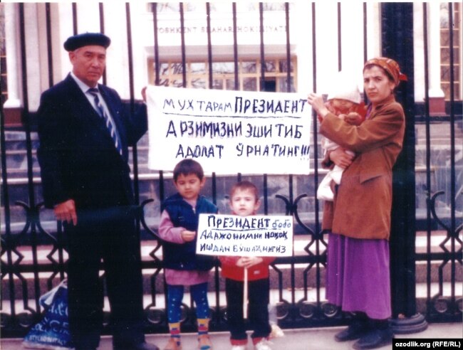 Аҳмад Хоразмий 2005 йилда норозилик пикети уюштирган эди