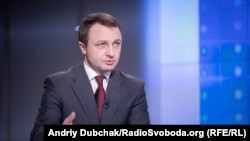 «Будь-які зазіхання на юридичний статус української мови як державної на території України неприпустимі», каже Тарас Кремінь