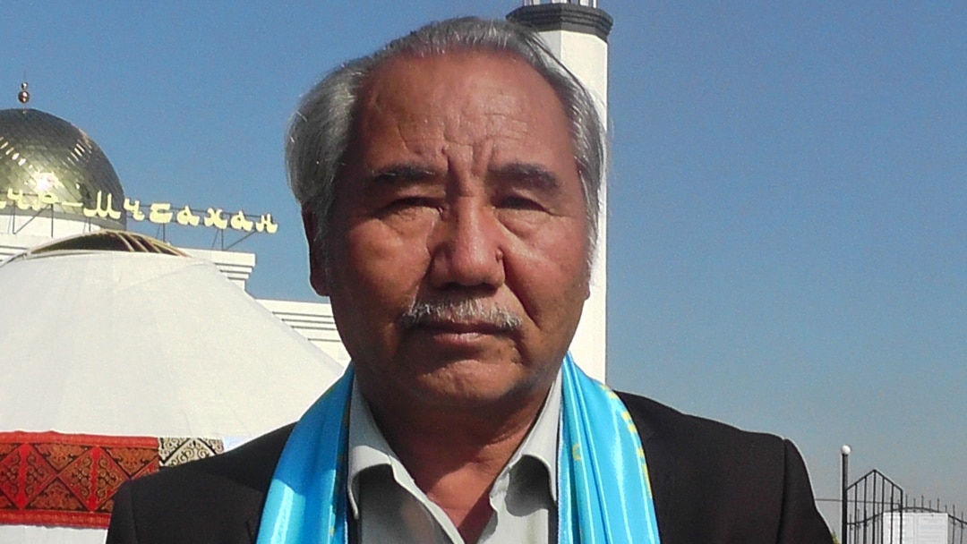 Орыс түні телеарнасын еркектермен секс көру