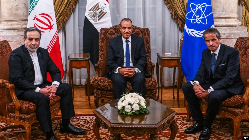 از راست: مدیرکل آژانس بین‌المللی انرژی اتمی، وزیر خارجه مصر و وزیر خارجه ایران در دیدار روز ۱۸ شهریور