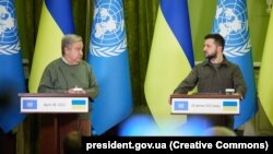 Presidenti i Ukrainës Volodymyr Zelensky dhe Sekretari i Përgjithshëm i OKB-së Antonio Guterres. Kiev, 28 prill 2022.