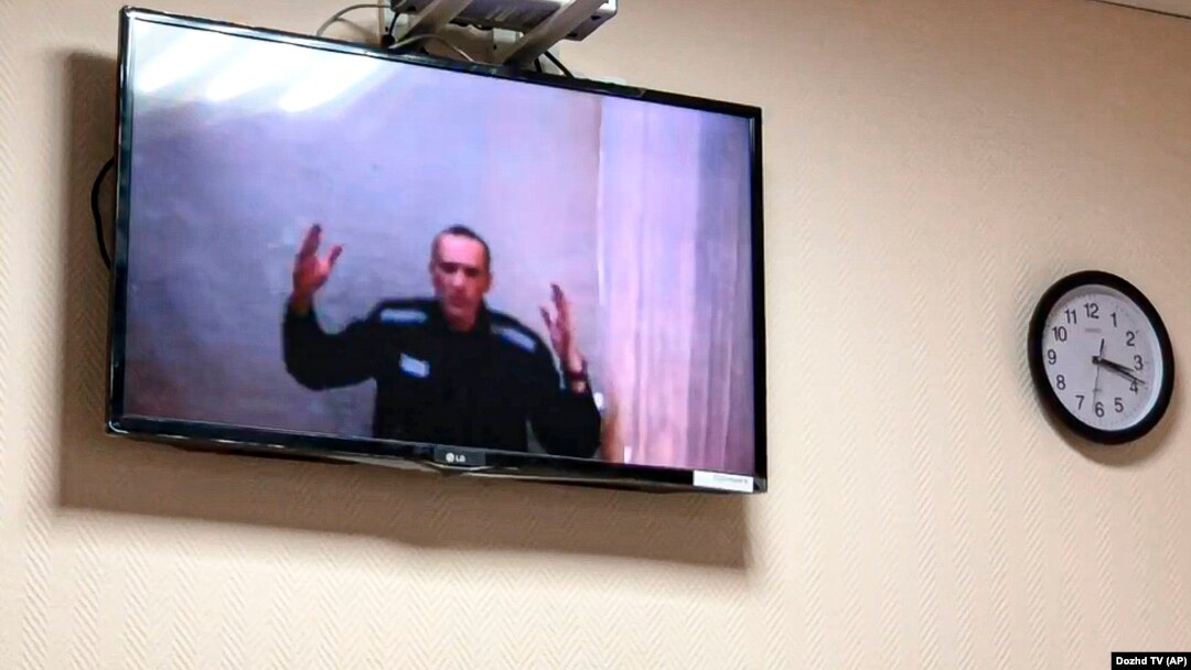 Последната публична поява на Навални беше на 31 май, когато съдът го изслуша по видео връзка от затвора.