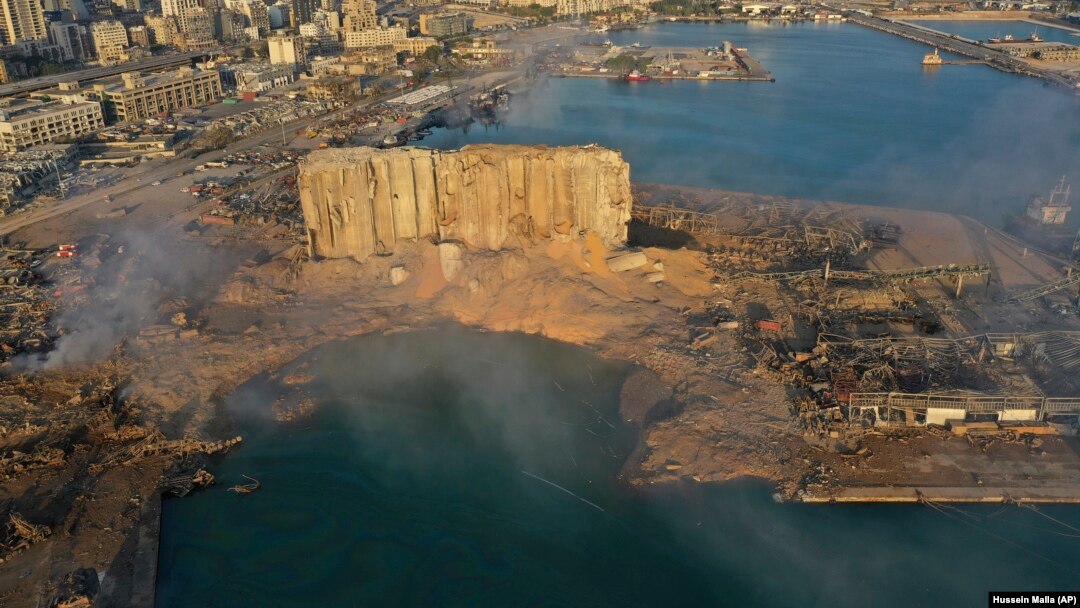 Până la refacerea portului din Beirut, toate operațiunile portuare au fost mutate la Tripoli, al doilea oraș al țării. 