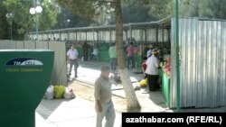 Aşgabat, Mir bazary