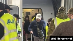 Маскаттан оралған рейс жолаушылары. 4 наурыз 2026 жыл.